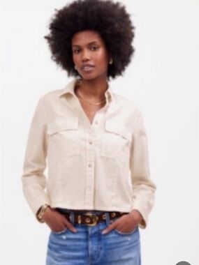 Madewell Pintucked
Long-Sleeve Cream Shirt in
Chino Button down L